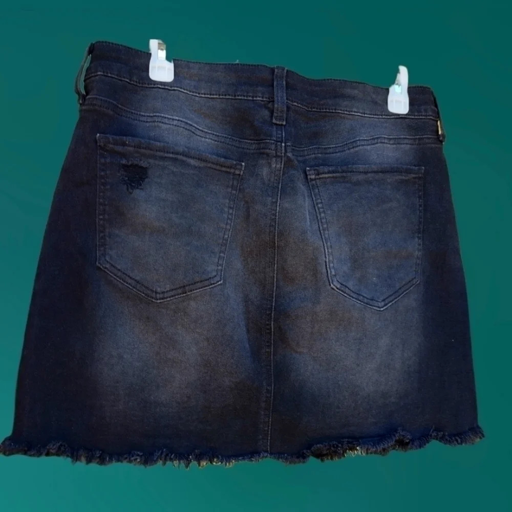 So Black Jean Mini Skirt. Size 17/33W, Fits Like An XL C50 - Picture 11 of 14